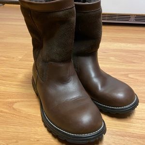 Women’s Ugg boots—10. Hardly worn